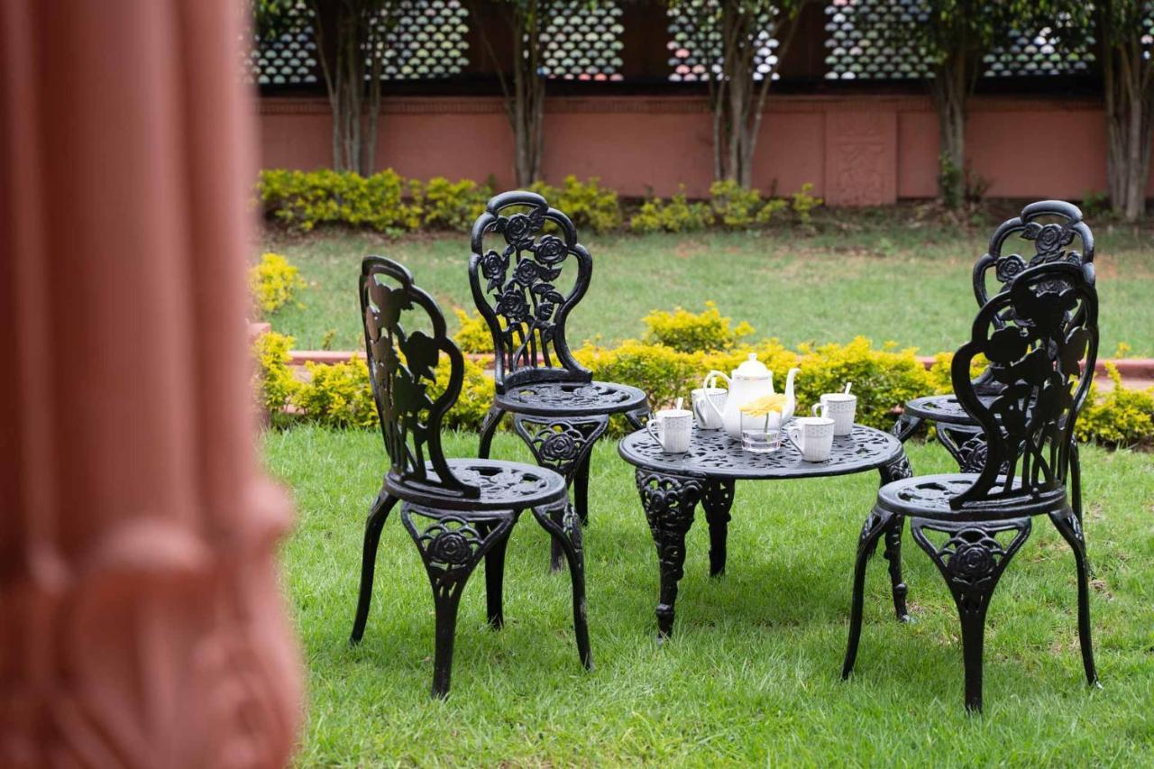 Stayvista At Pink Palace Rajasthani Decor Ooty Exteriör bild