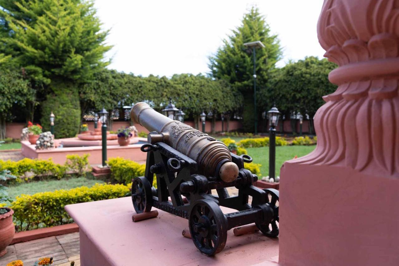 Stayvista At Pink Palace Rajasthani Decor Ooty Exteriör bild