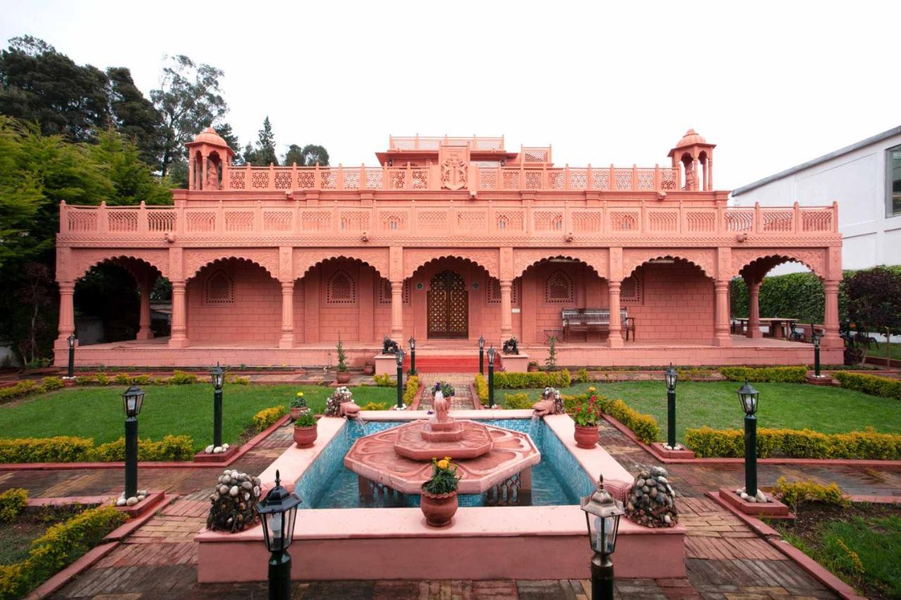 Stayvista At Pink Palace Rajasthani Decor Ooty Exteriör bild