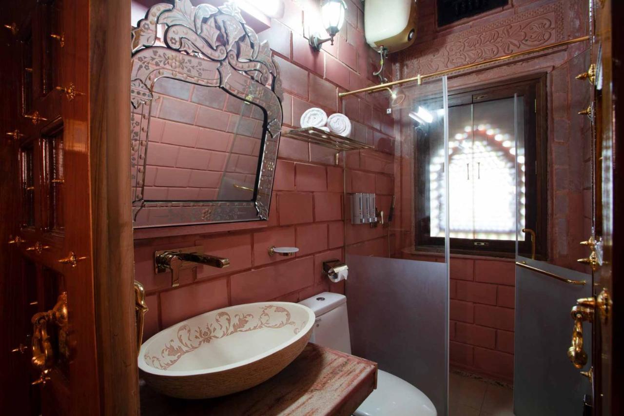 Stayvista At Pink Palace Rajasthani Decor Ooty Exteriör bild